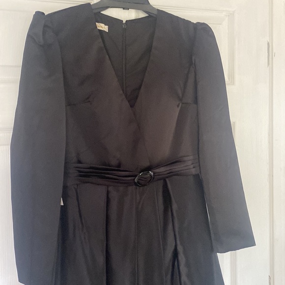 New Black Tuxedo Dress, open concept w/built in pants. Size 6 TS Couture. - Picture 7 of 12